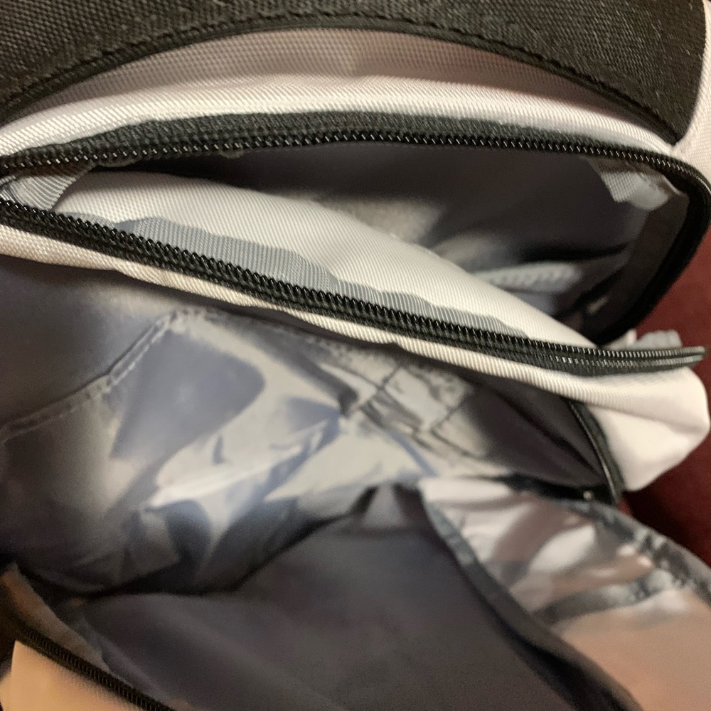 New without tags Back Pack - Picture 4 of 4